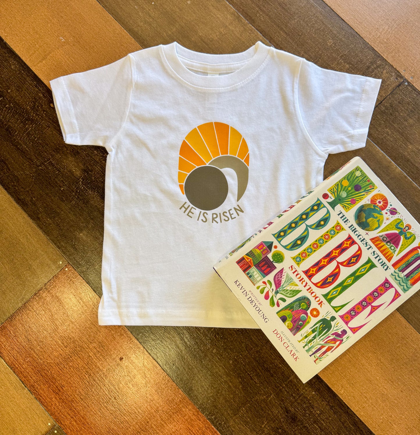 He is Risen Tshirt